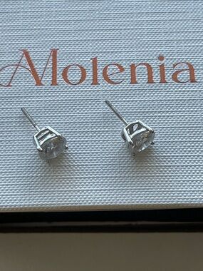 Silver 4ct MOISSANITE  Stud Earrings screw back are missing